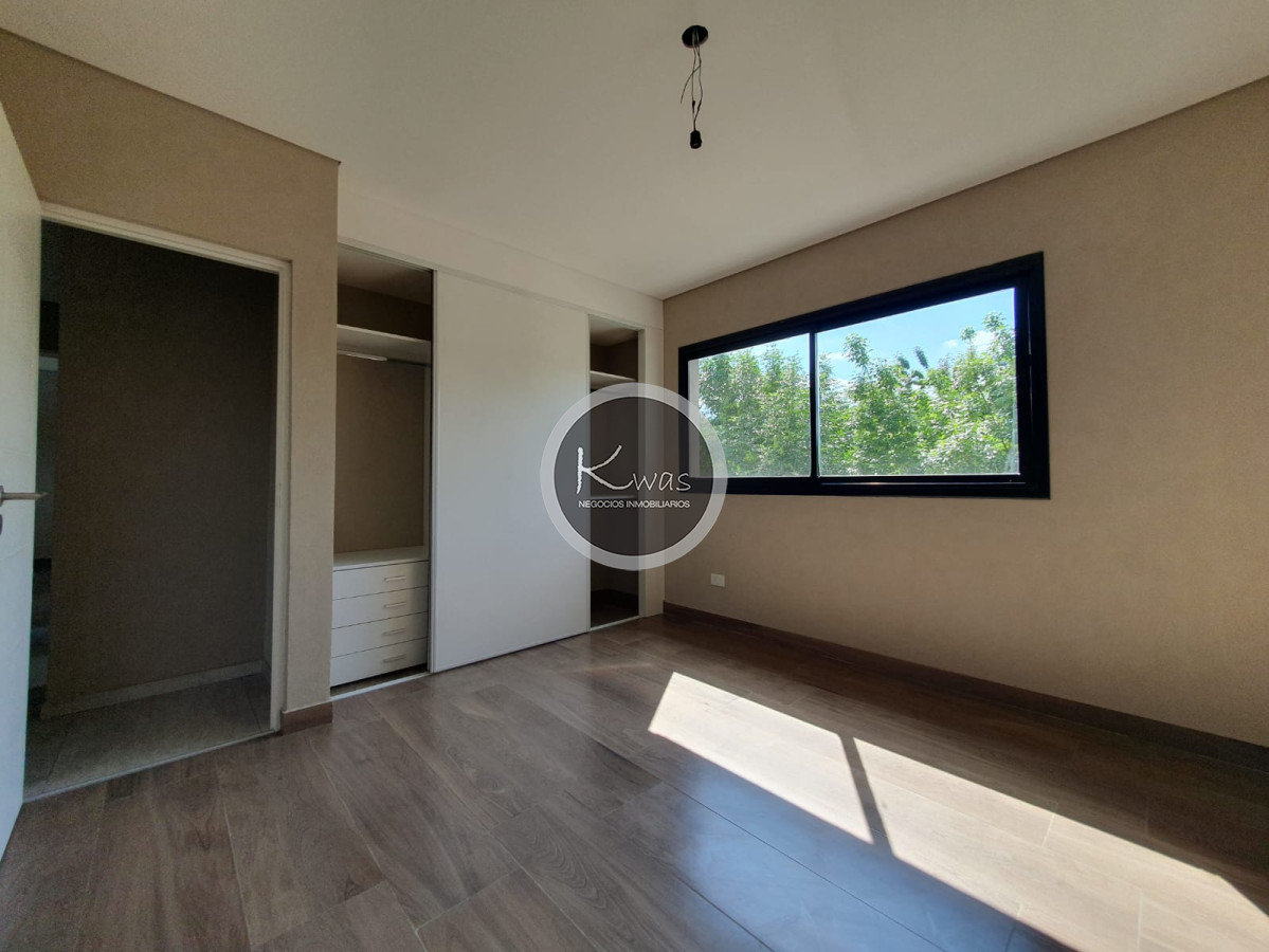 Departamento ID.825 - Venta casa tres dormitorios pileta parrilla en Santa Guadalupe, Pilar del Este, Pilar