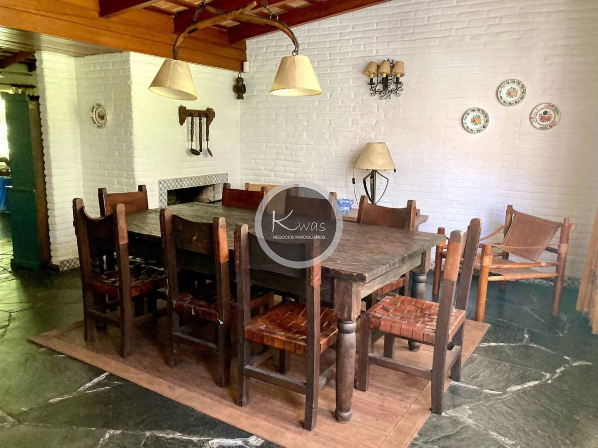 Casa ID.649 - Casa tres dormitorios dos baños con pileta Playa Mansa 