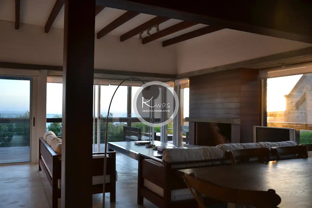 Departamento ID.710 - Casa cinco dormitorios piscina garage parrillero Manantiales Punta del Este