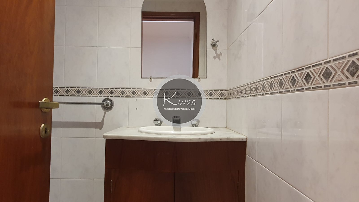 Departamento ID.841 - Duplex de tres dormitorios dos baños toilette cochera cubierta jardin parrilla Olivos Vicente Lopez