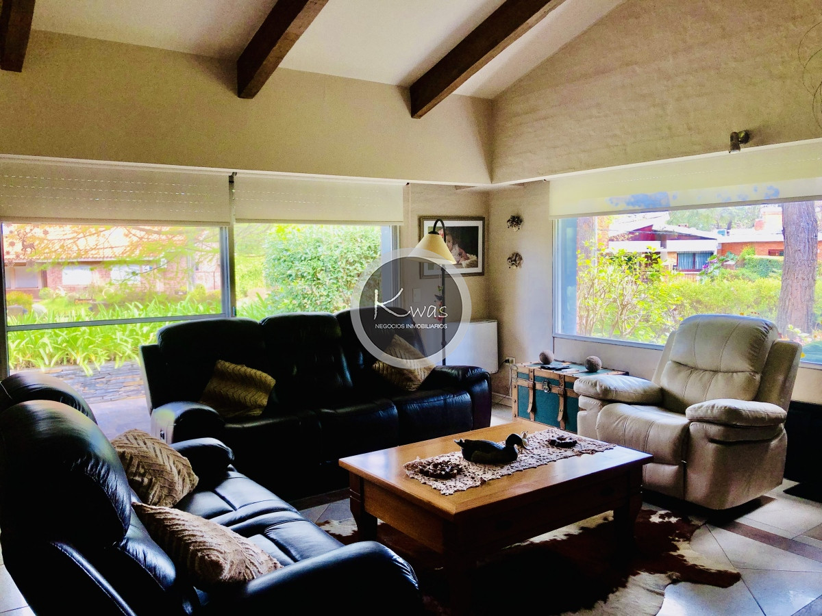 Casa ID.184 - Alquiler de temporada casa tres dormitorios piscina climatizada punta del este