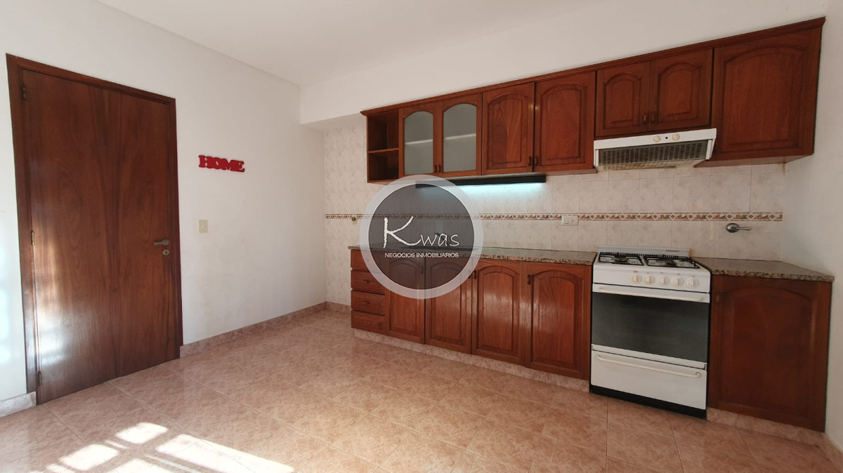 Departamento ID.841 - Duplex de tres dormitorios dos baños toilette cochera cubierta jardin parrilla Olivos Vicente Lopez