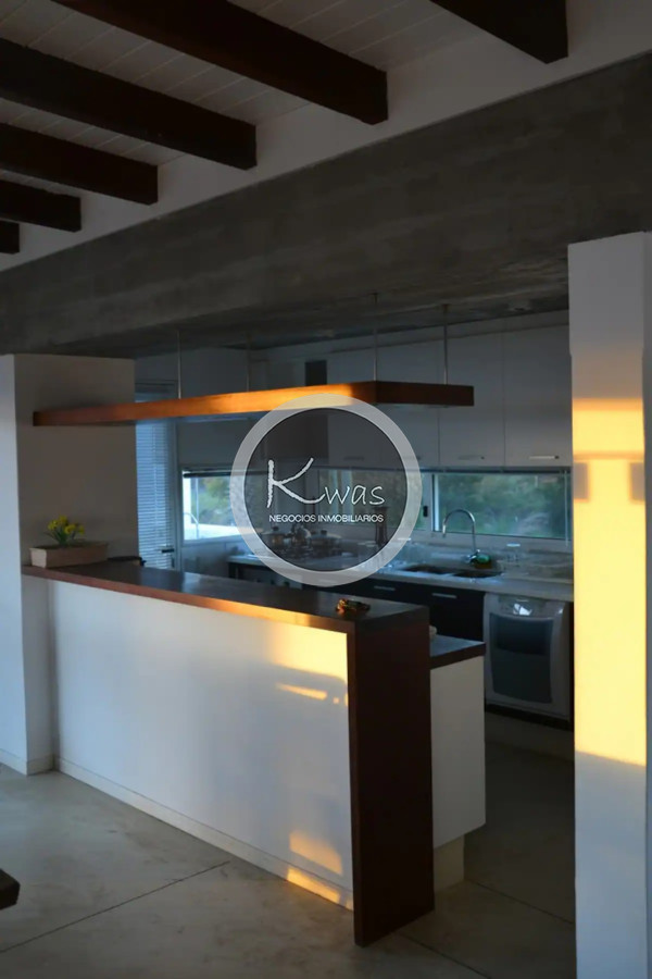 Departamento ID.710 - Casa cinco dormitorios piscina garage parrillero Manantiales Punta del Este