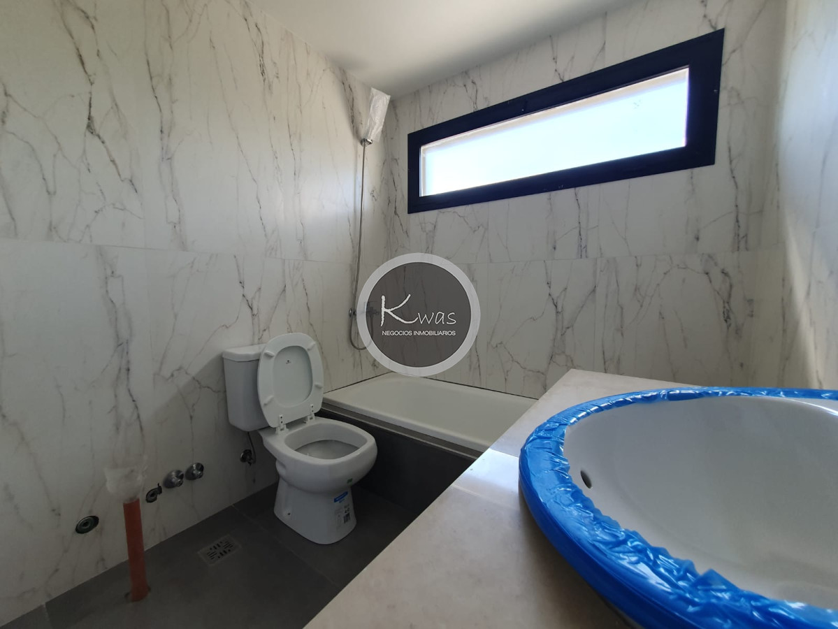 Departamento ID.825 - Venta casa tres dormitorios pileta parrilla en Santa Guadalupe, Pilar del Este, Pilar
