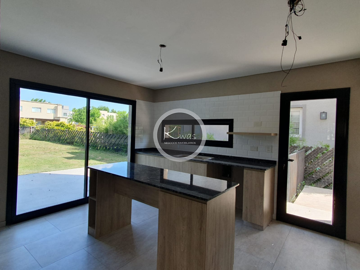 Departamento ID.825 - Venta casa tres dormitorios pileta parrilla en Santa Guadalupe, Pilar del Este, Pilar
