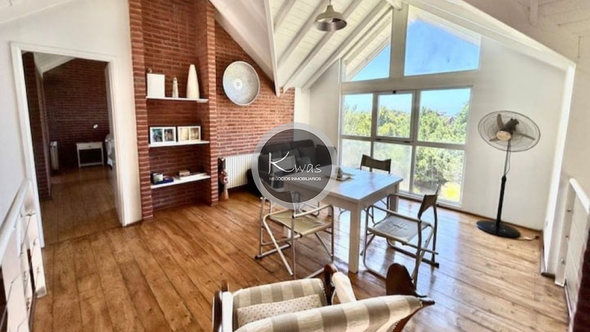 Departamento ID.823 - Venta casa Carilo Pinamar cinco dormitorios cinco baños a 100 mts de la playa parrilla garage, Costa Atlántica, Buenos Aires