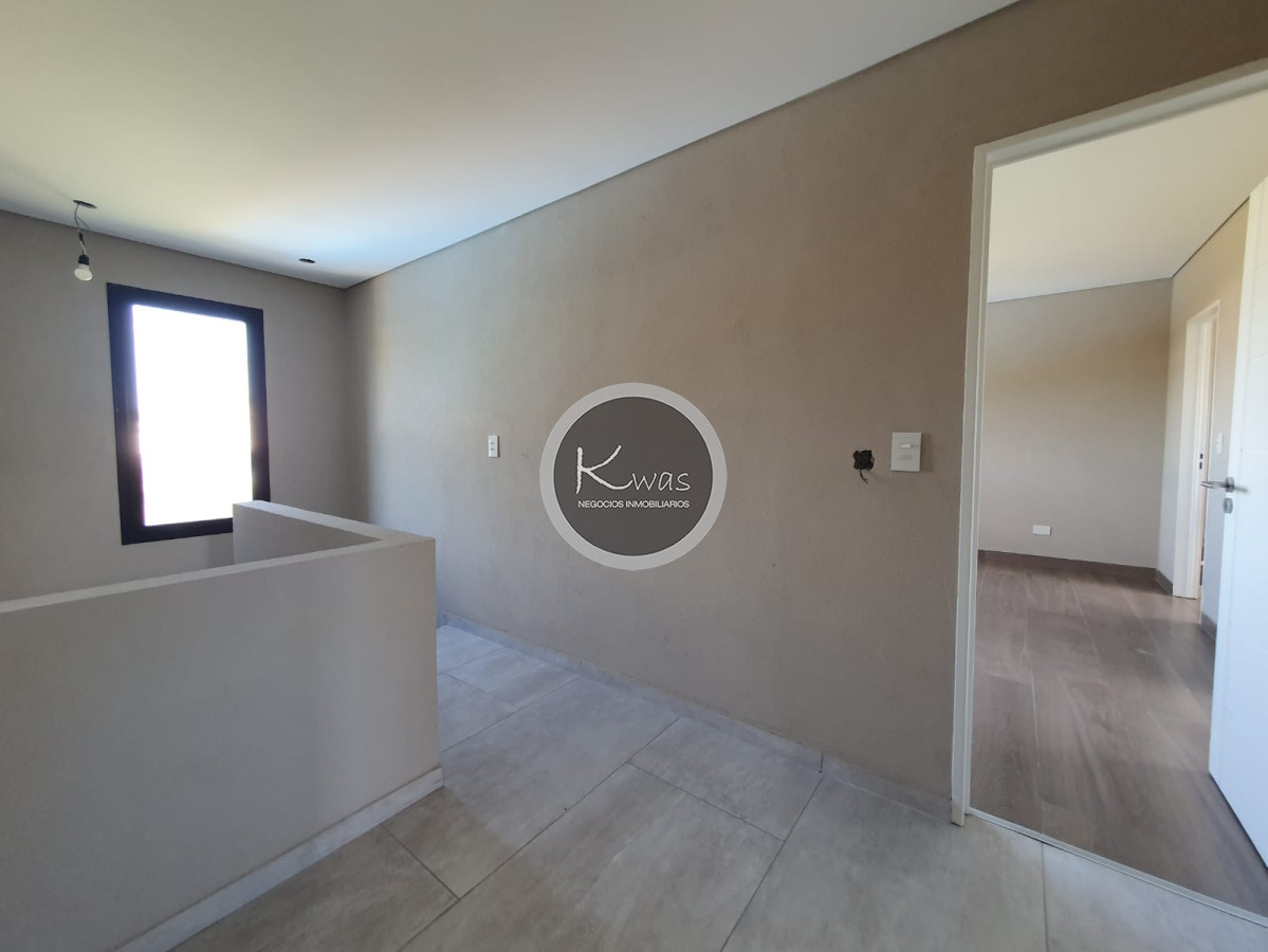 Departamento ID.825 - Venta casa tres dormitorios pileta parrilla en Santa Guadalupe, Pilar del Este, Pilar