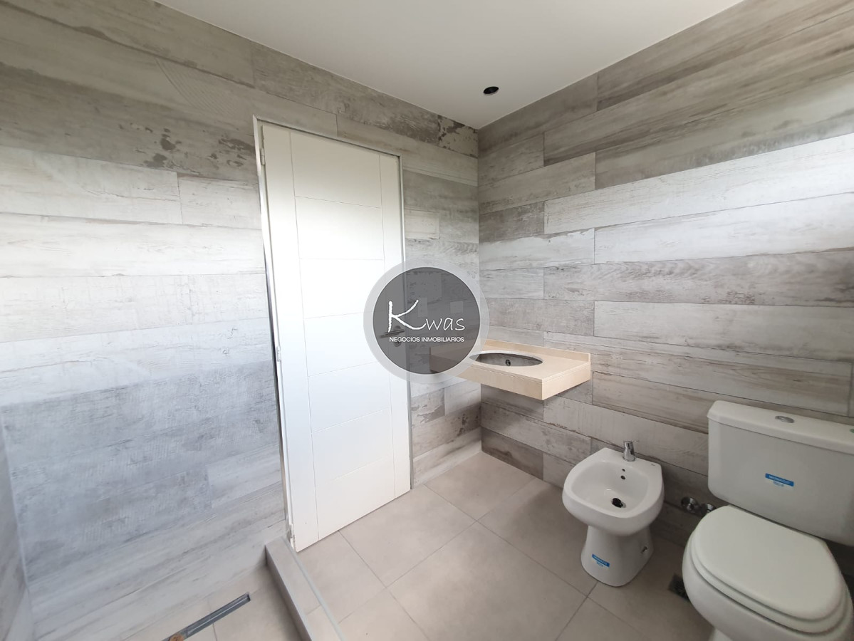 Departamento ID.825 - Venta casa tres dormitorios pileta parrilla en Santa Guadalupe, Pilar del Este, Pilar