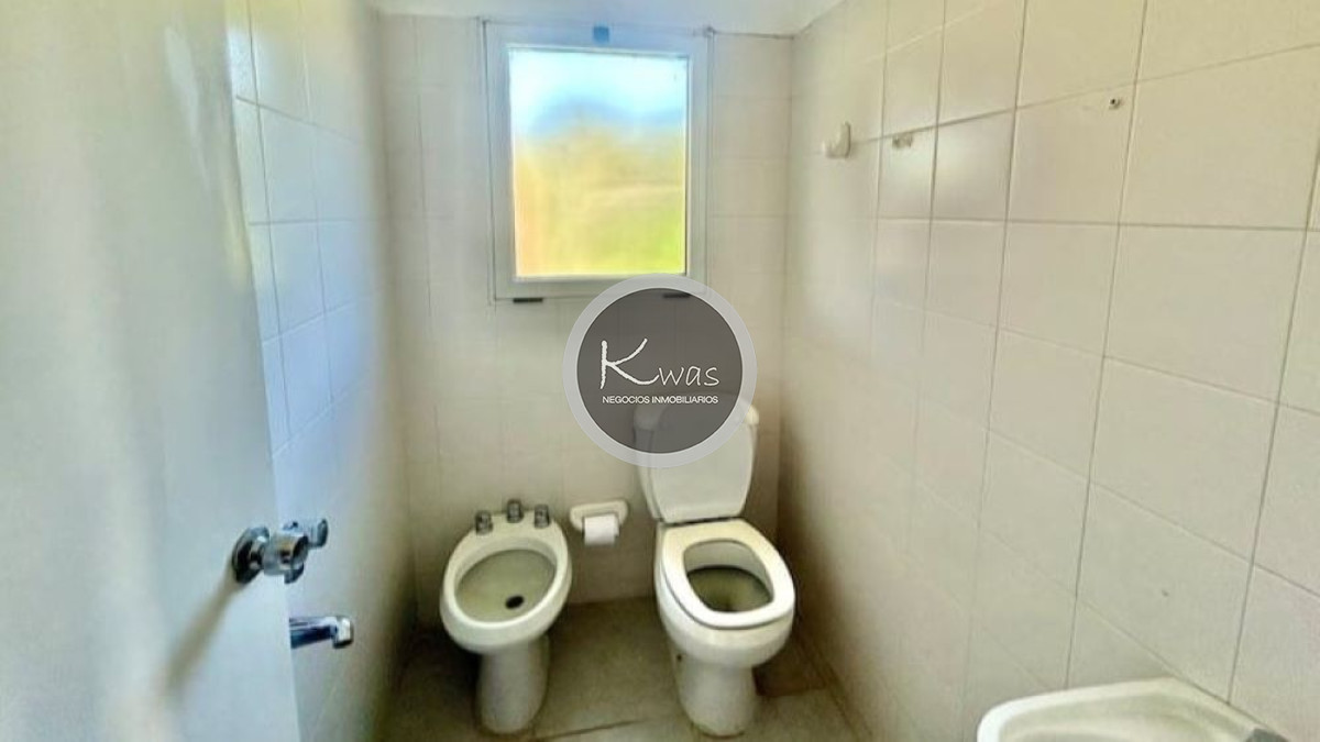 Departamento ID.823 - Venta casa Carilo Pinamar cinco dormitorios cinco baños a 100 mts de la playa parrilla garage, Costa Atlántica, Buenos Aires