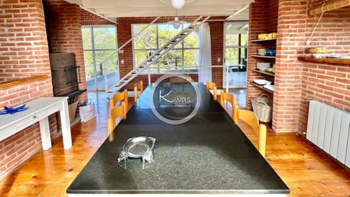 Departamento ID.823 - Venta casa Carilo Pinamar cinco dormitorios cinco baños a 100 mts de la playa parrilla garage, Costa Atlántica, Buenos Aires
