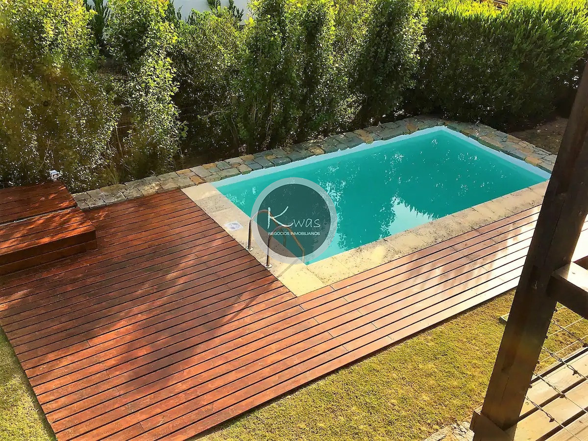 Departamento ID.710 - Casa cinco dormitorios piscina garage parrillero Manantiales Punta del Este