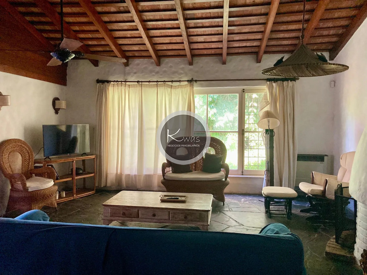 Casa ID.649 - Casa tres dormitorios dos baños con pileta Playa Mansa 