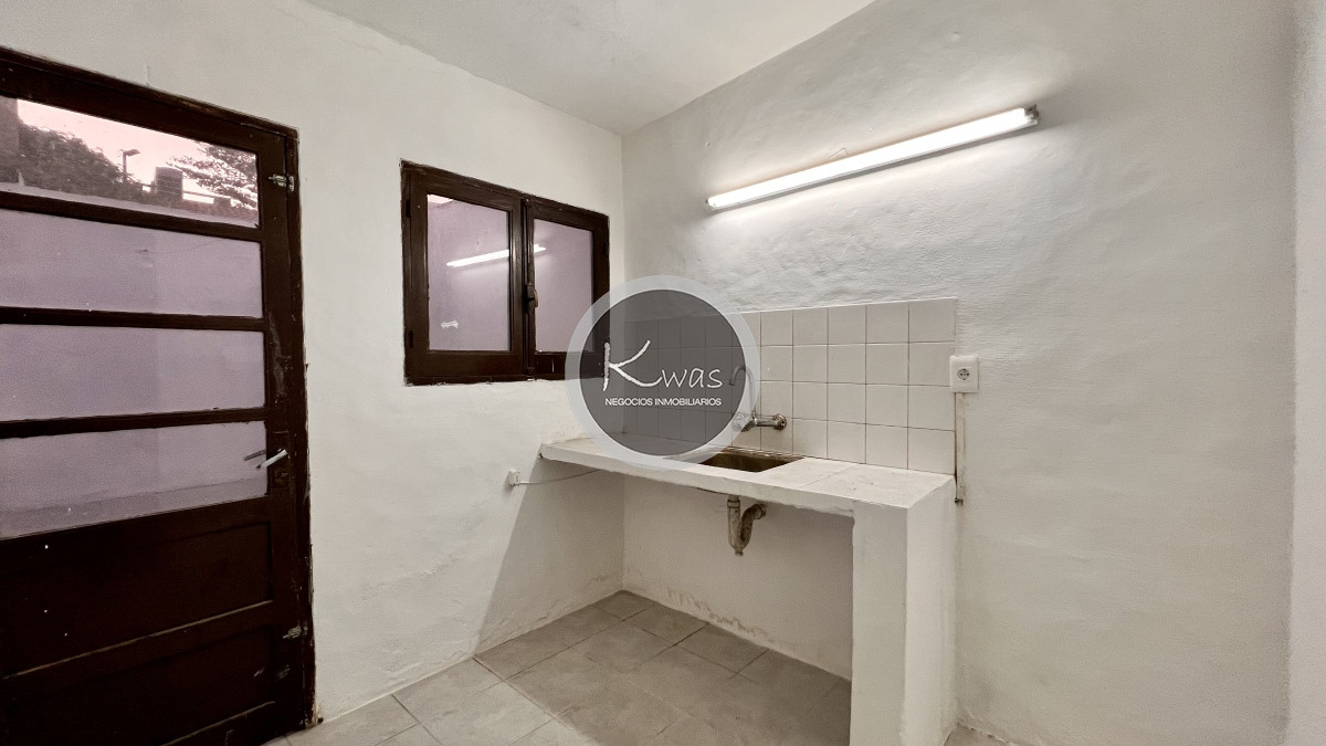 Departamento ID.741 - VENTA LOCAL CON RENTA MALDONADO