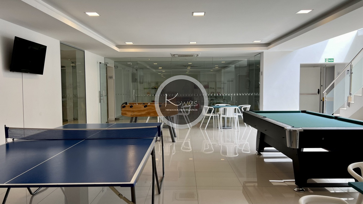 Departamento ID.497 - Departamento de dos dormitorios habitación de servicio lavadero Torre Esmeralda Playa Brava Punta del Este.