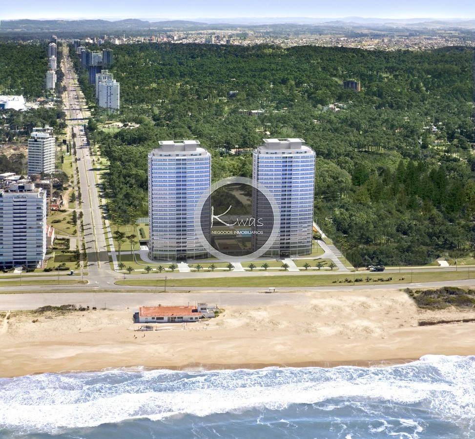 Departamento ID.476 - Le Parc II dos dormitorios en suite habitación de servicio Playa Brava Punta del Este