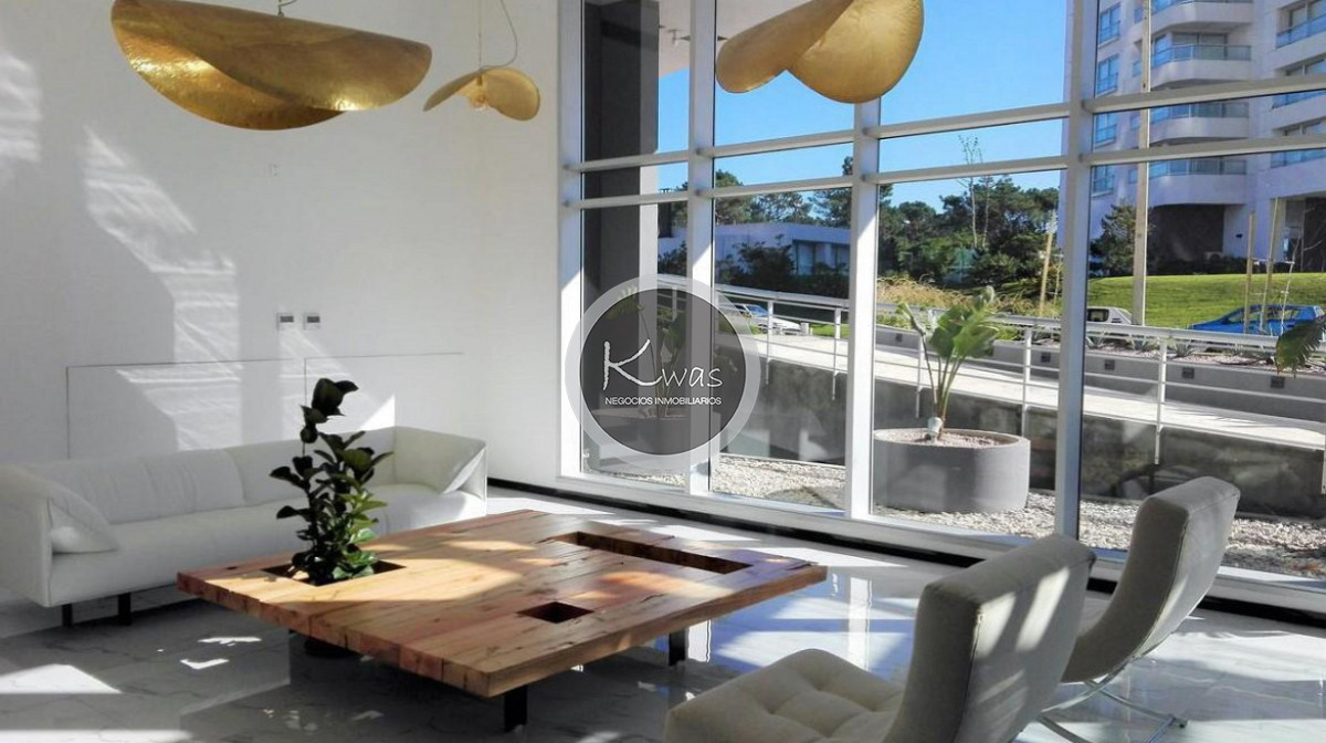 Departamento ID.437 - Departamento tres dormitorios en Playa Brava Punta del Este