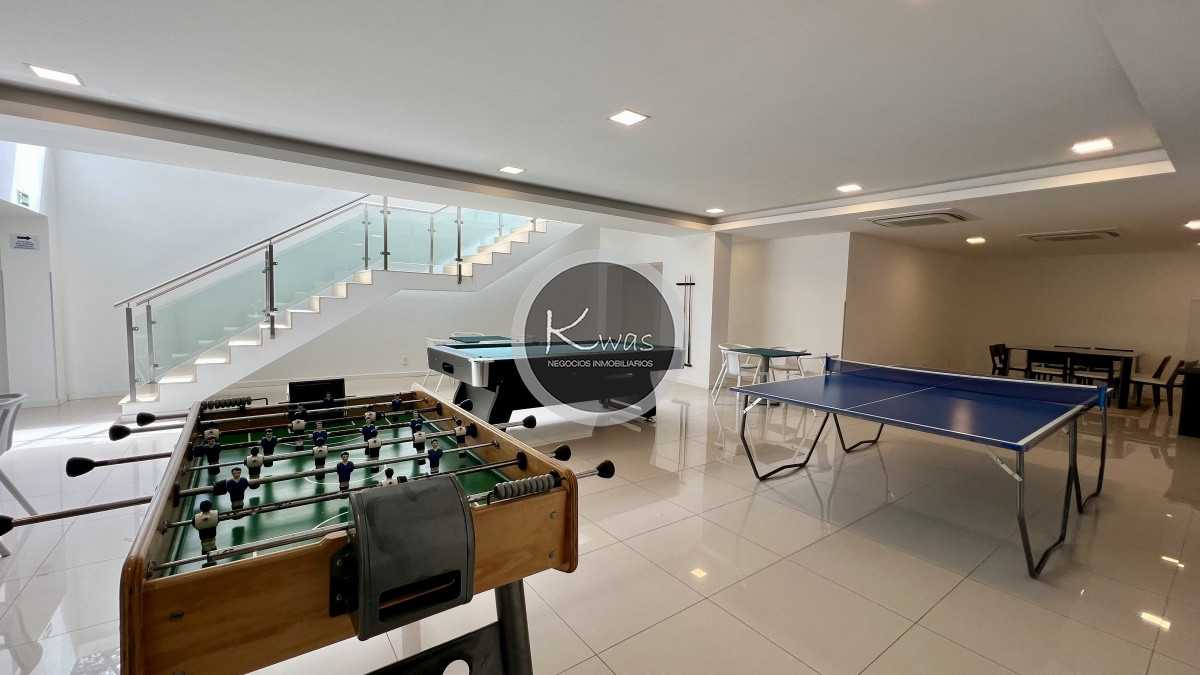 Departamento ID.497 - Departamento de dos dormitorios habitación de servicio lavadero Torre Esmeralda Playa Brava Punta del Este.