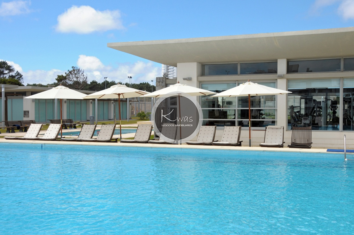 Departamento ID.476 - Le Parc II dos dormitorios en suite habitación de servicio Playa Brava Punta del Este
