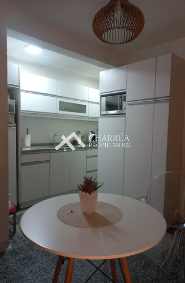 Apartamento ID.65 - Alquila Apartamento,4 Dormitorios, 2 Baños. Reducto