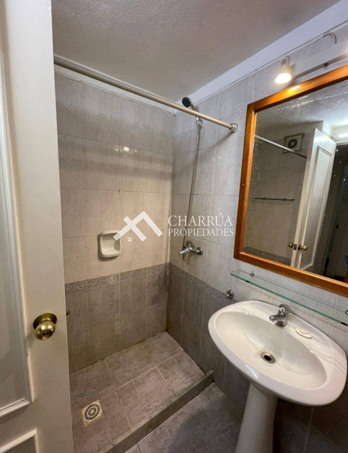 Apartamento ID.23 - Alquiler Apartamento 2 Dormitorios Cordón Con Cochera
