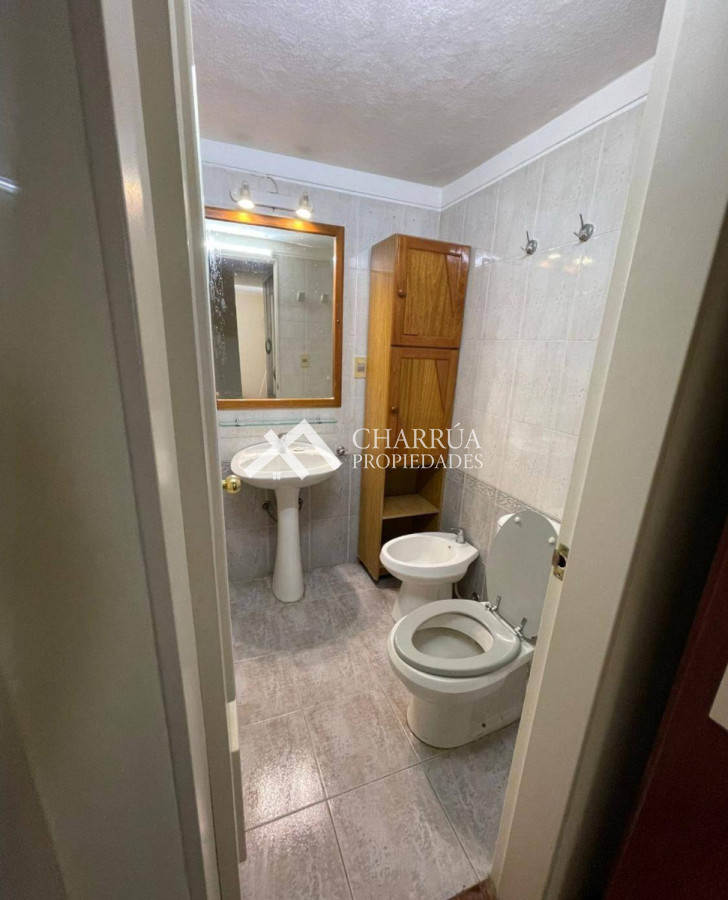 Apartamento ID.23 - Alquiler Apartamento 2 Dormitorios Cordón Con Cochera