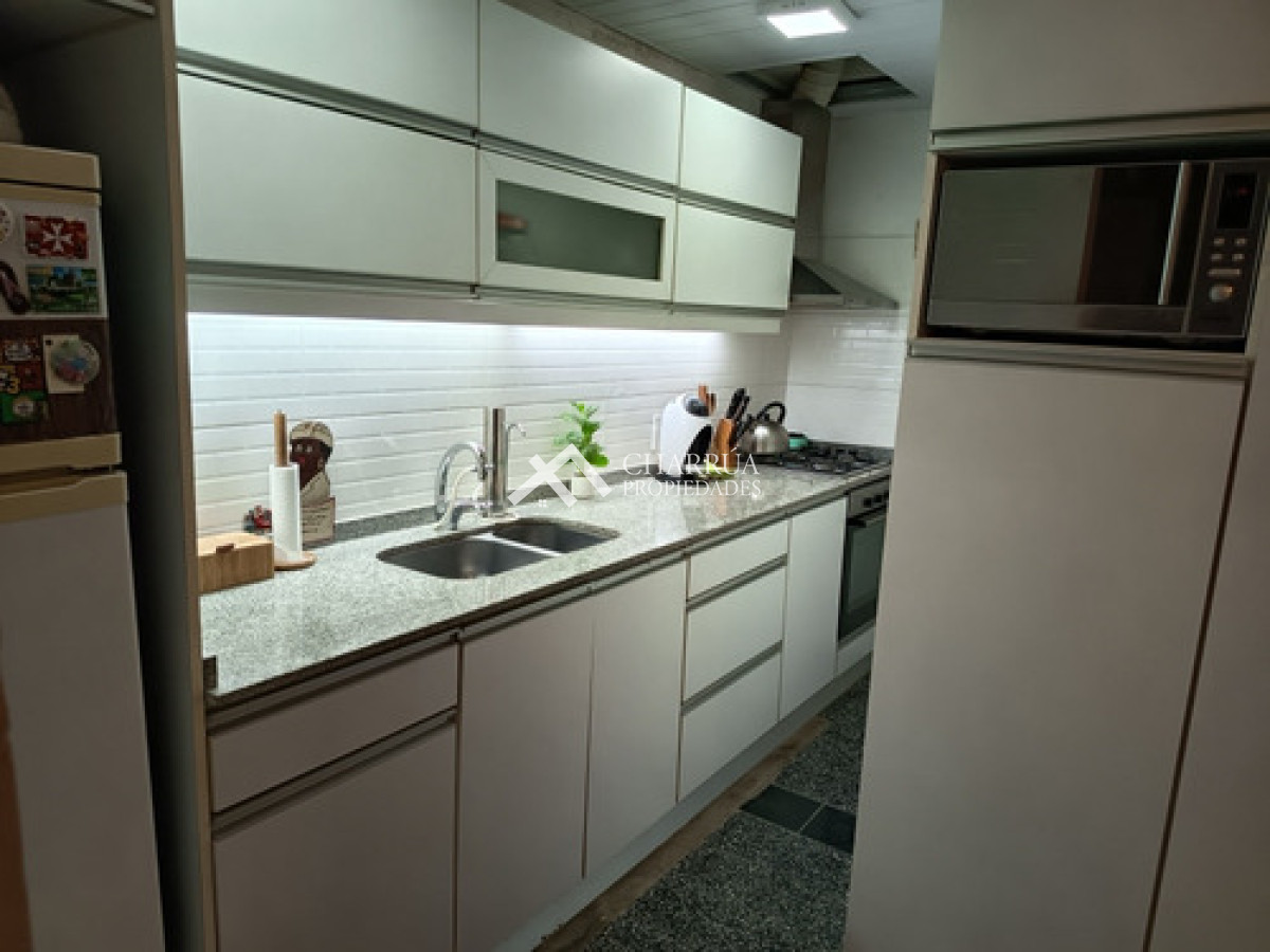 Apartamento ID.65 - Alquila Apartamento,4 Dormitorios, 2 Baños. Reducto