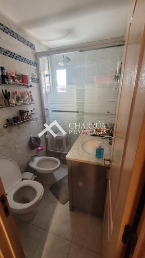 Apartamento ID.74 - Alquiler Apartamento 3 dormitorios 2 baños, Frente al mar Pocitos 