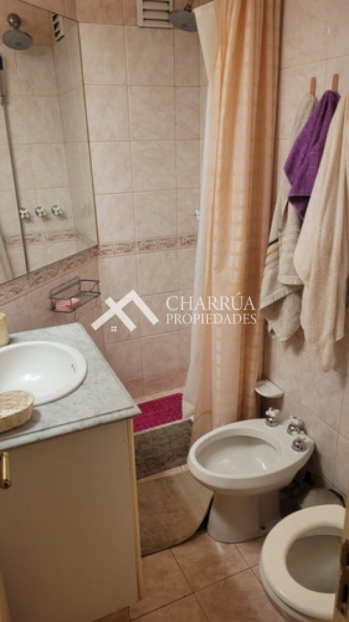 Apartamento ID.74 - Alquiler Apartamento 3 dormitorios 2 baños, Frente al mar Pocitos 