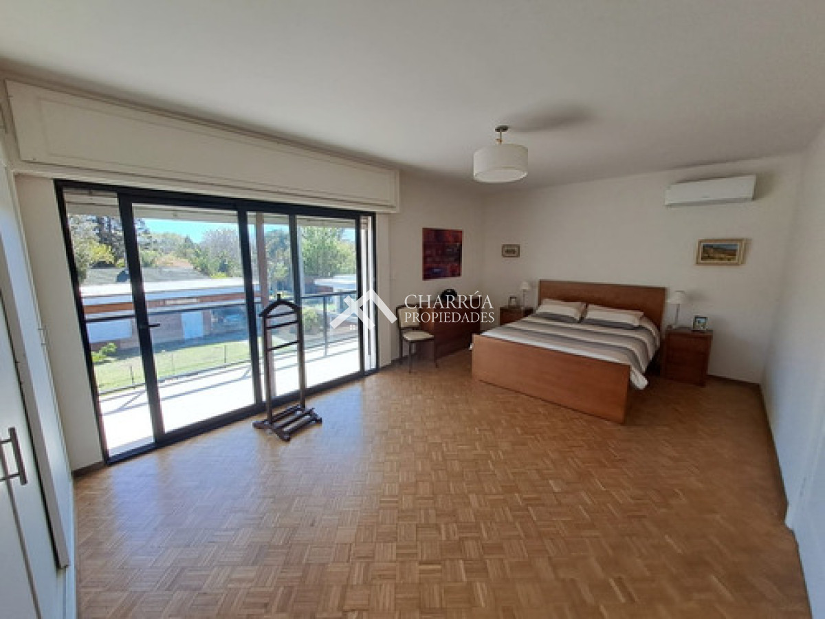 Casa ID.69 - Alquiler Casa Moderna 5 Dormitorios, Punta Gorda