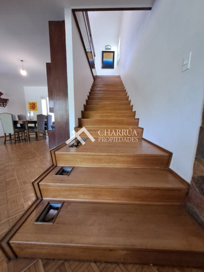Casa ID.69 - Alquiler Casa Moderna 5 Dormitorios, Punta Gorda