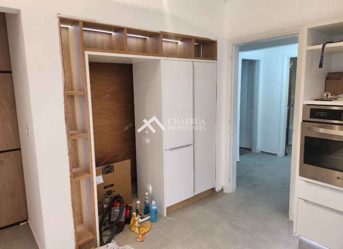 Casa ID.17 - Casa En Alquiler De 7 Dormitorios C/ Cochera En Carrasco
