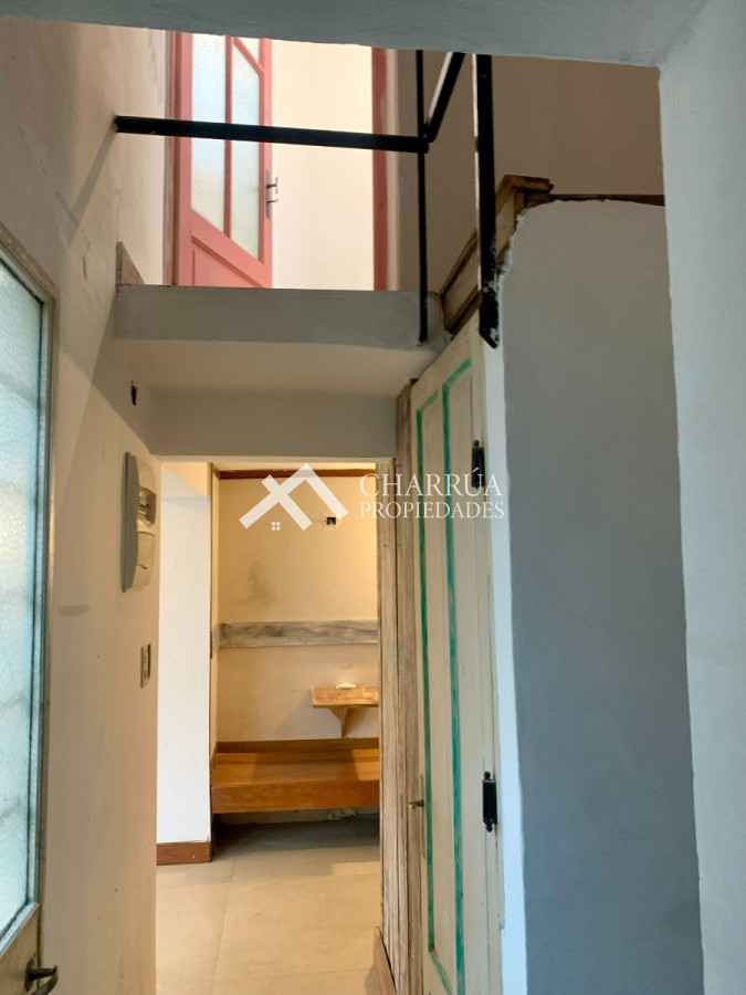 Casa ID.18 - Casa En Alquiler De 4 Dormitorios C/ Cochera En Pocitos