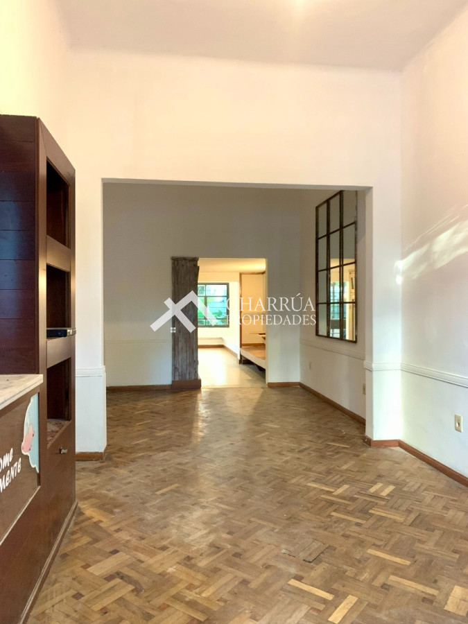 Casa ID.18 - Casa En Alquiler De 4 Dormitorios C/ Cochera En Pocitos