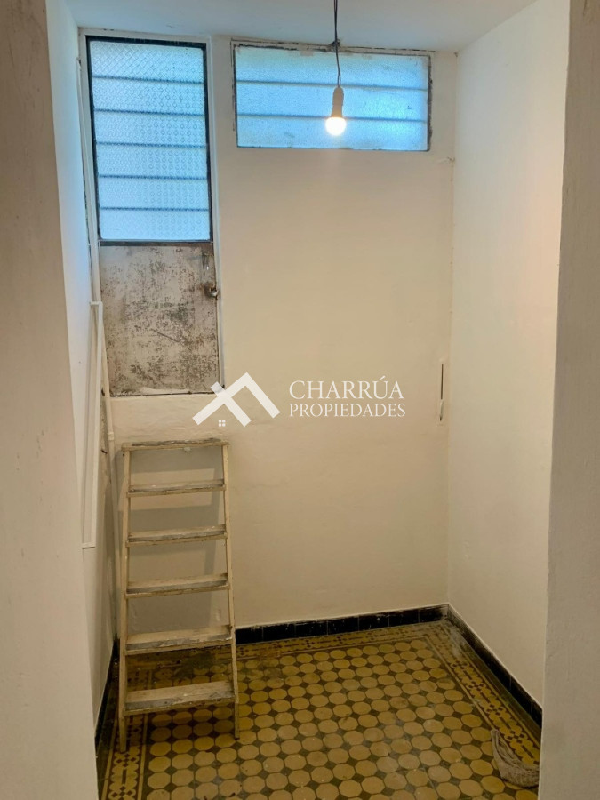 Casa ID.18 - Casa En Alquiler De 4 Dormitorios C/ Cochera En Pocitos
