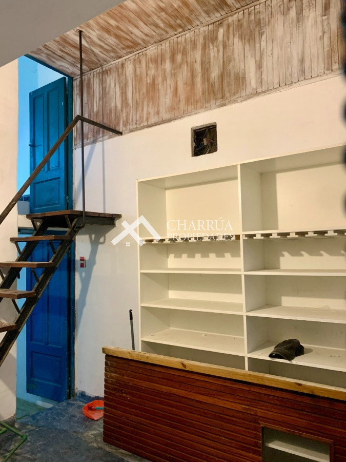 Casa ID.18 - Casa En Alquiler De 4 Dormitorios C/ Cochera En Pocitos