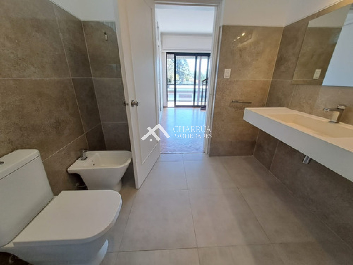 Casa ID.69 - Alquiler Casa Moderna 5 Dormitorios, Punta Gorda