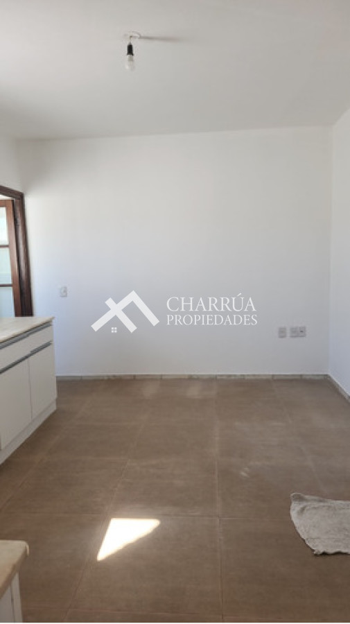 Casa ID.60 - Alquiler de Casa Sobre Rambla Tres Dormitorios, Terraza Con Parrillero Y Azotea Propia!