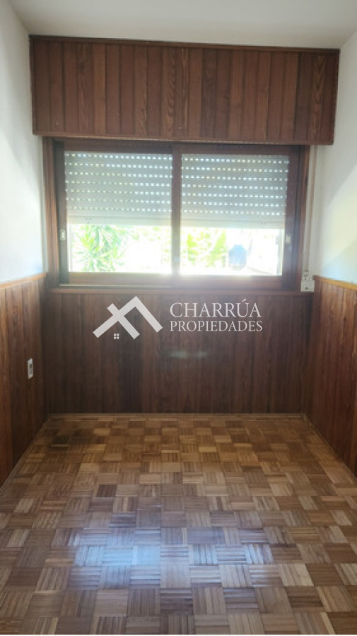 Casa ID.60 - Alquiler de Casa Sobre Rambla Tres Dormitorios, Terraza Con Parrillero Y Azotea Propia!