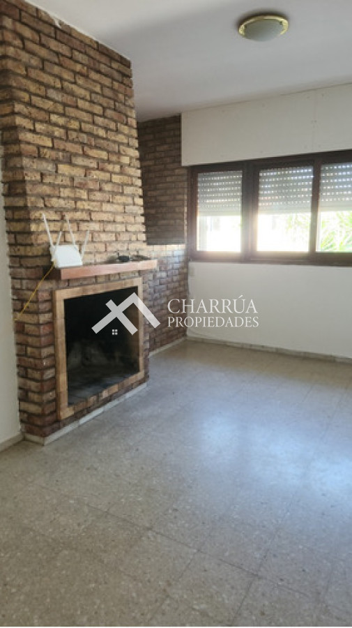 Casa ID.60 - Alquiler de Casa Sobre Rambla Tres Dormitorios, Terraza Con Parrillero Y Azotea Propia!
