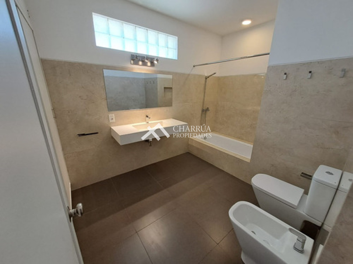 Casa ID.69 - Alquiler Casa Moderna 5 Dormitorios, Punta Gorda