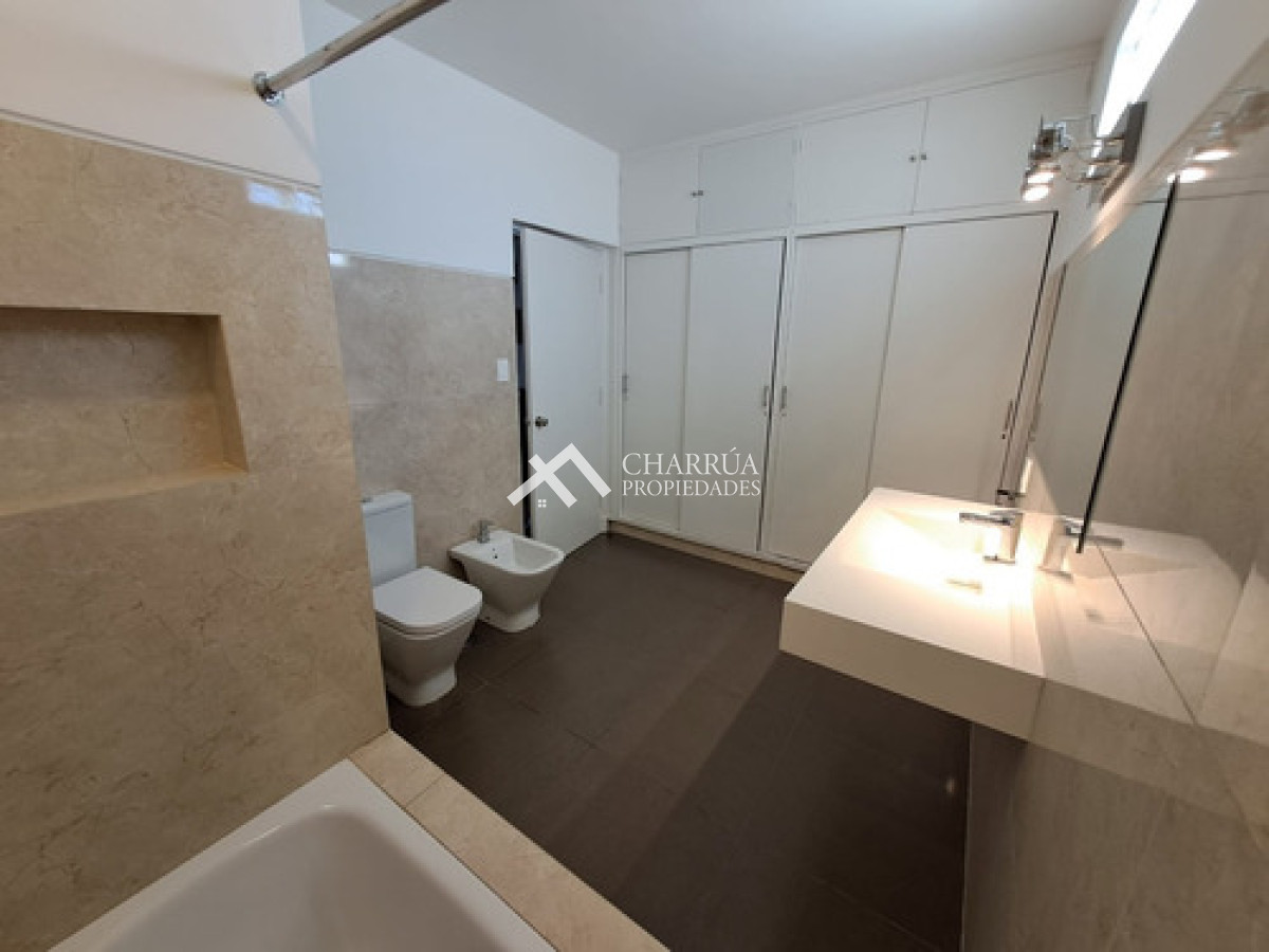 Casa ID.69 - Alquiler Casa Moderna 5 Dormitorios, Punta Gorda