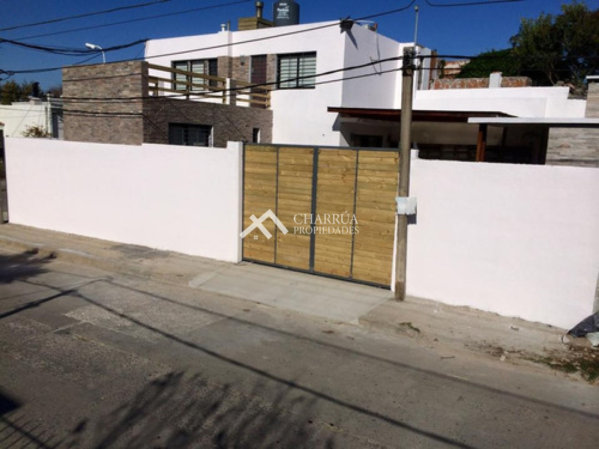 Casa ID.81 - Alquiler Casa de 3 Dormitorios, La blanqueada