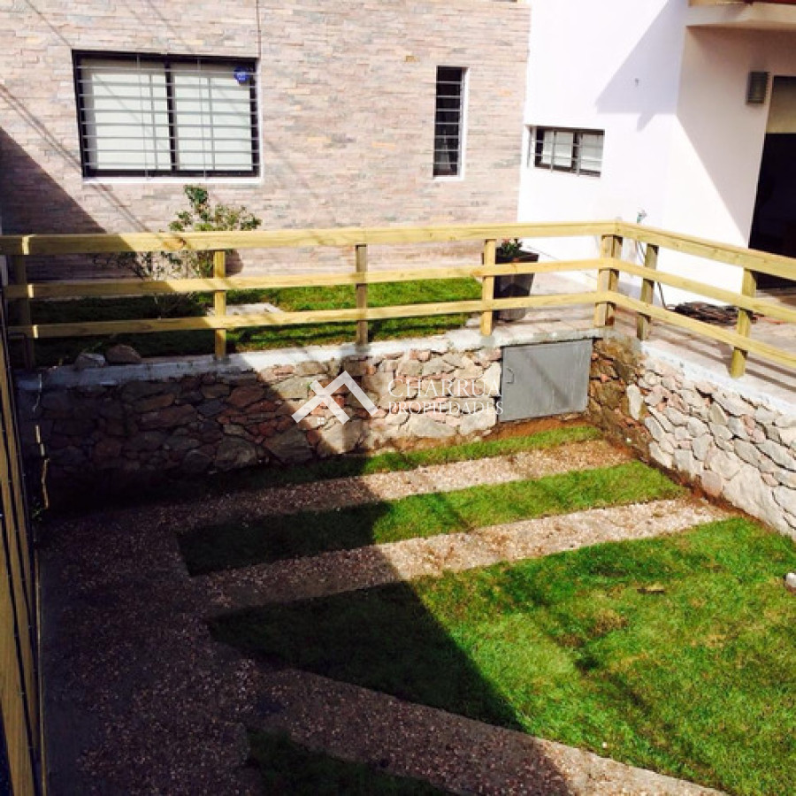 Casa ID.81 - Alquiler Casa de 3 Dormitorios, La blanqueada