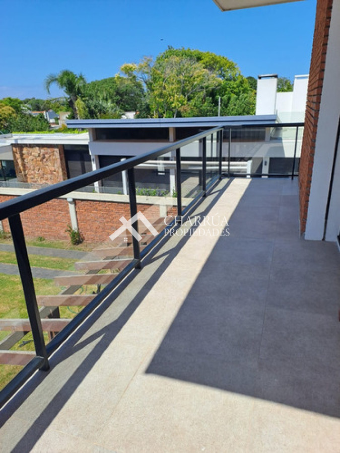 Casa ID.69 - Alquiler Casa Moderna 5 Dormitorios, Punta Gorda