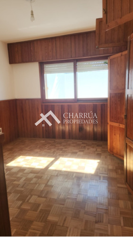 Casa ID.60 - Alquiler de Casa Sobre Rambla Tres Dormitorios, Terraza Con Parrillero Y Azotea Propia!