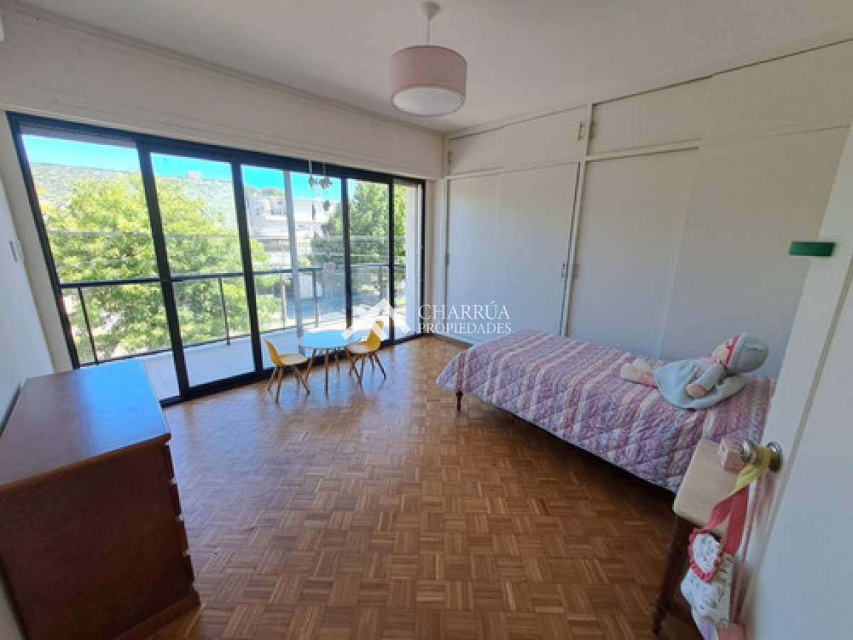 Casa ID.69 - Alquiler Casa Moderna 5 Dormitorios, Punta Gorda