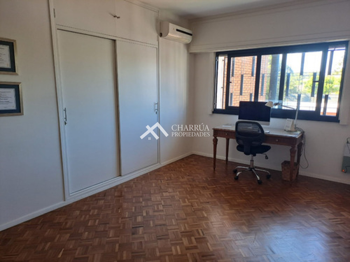 Casa ID.69 - Alquiler Casa Moderna 5 Dormitorios, Punta Gorda