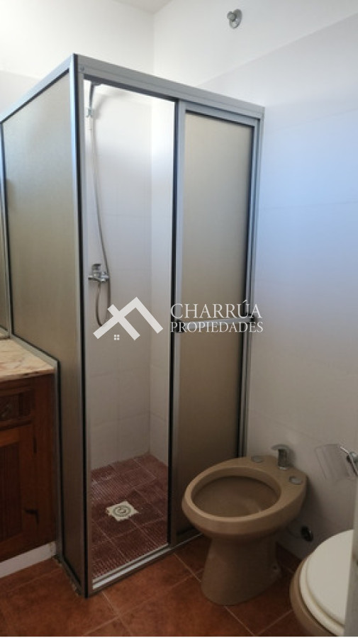 Casa ID.60 - Alquiler de Casa Sobre Rambla Tres Dormitorios, Terraza Con Parrillero Y Azotea Propia!