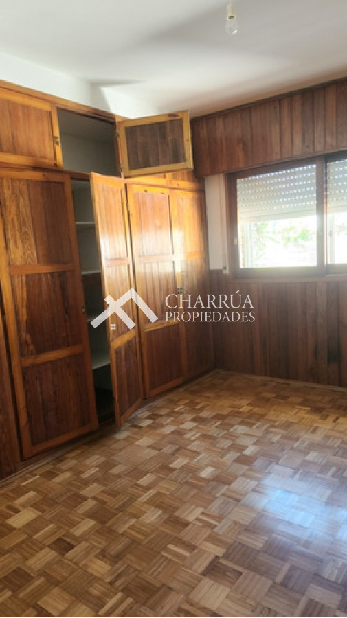 Casa ID.60 - Alquiler de Casa Sobre Rambla Tres Dormitorios, Terraza Con Parrillero Y Azotea Propia!