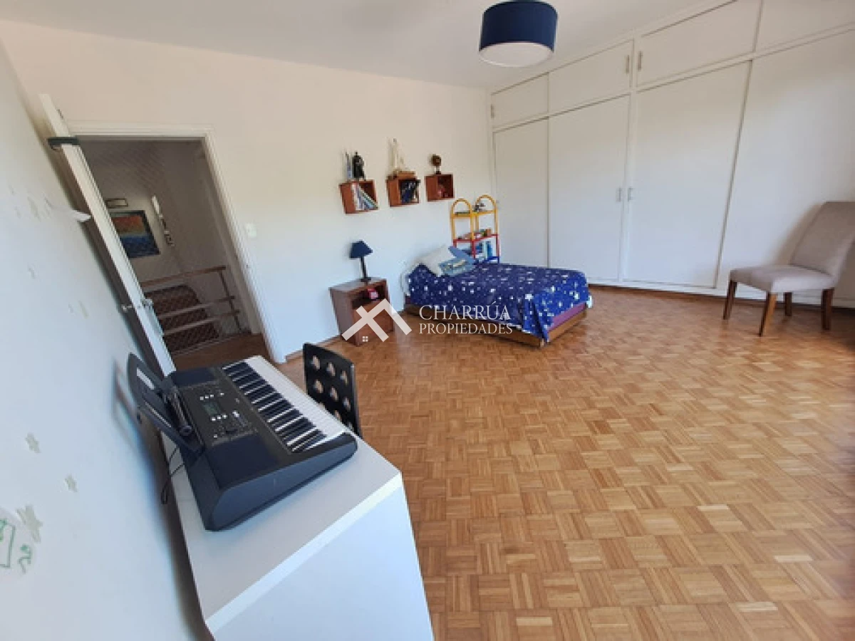 Casa ID.69 - Alquiler Casa Moderna 5 Dormitorios, Punta Gorda